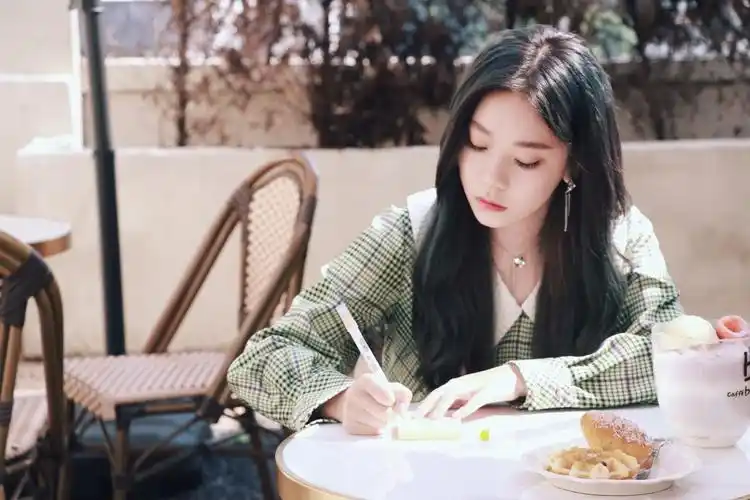 1月"春节刊"封面人物 | 张紫宁:姹紫嫣红又一春