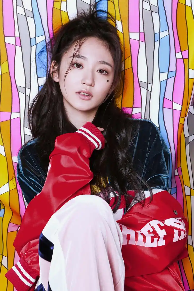 95后玩酷新态度!王莫涵写真元气率性甜分爆表