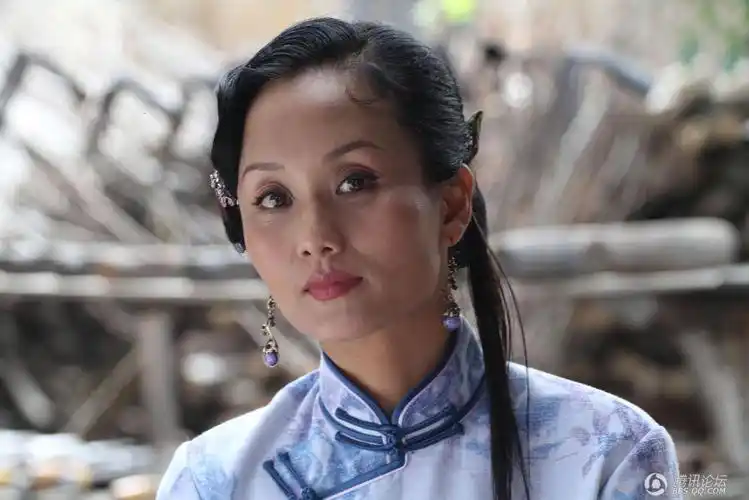 p>李颖,1966年4月15日出生于上海市,中国内地女演员.