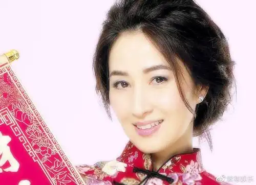 1964年7月16日出生于中国香港,祖籍广东南海,中国香港tvb女演员