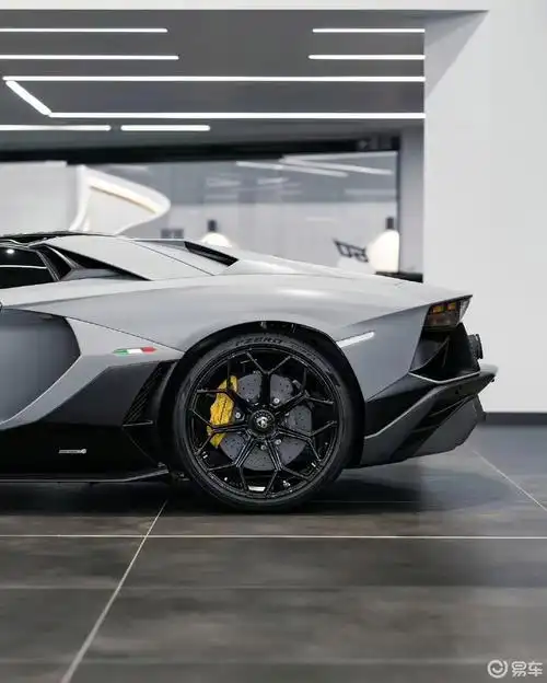 兰博基尼 aventador ultim