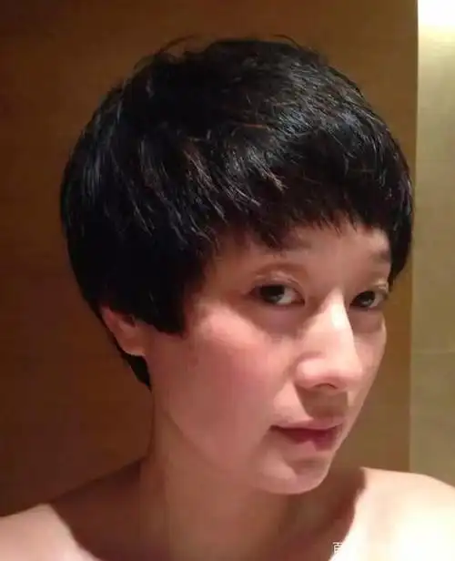 看到马伊琍素颜图片,有人说她的美是假的