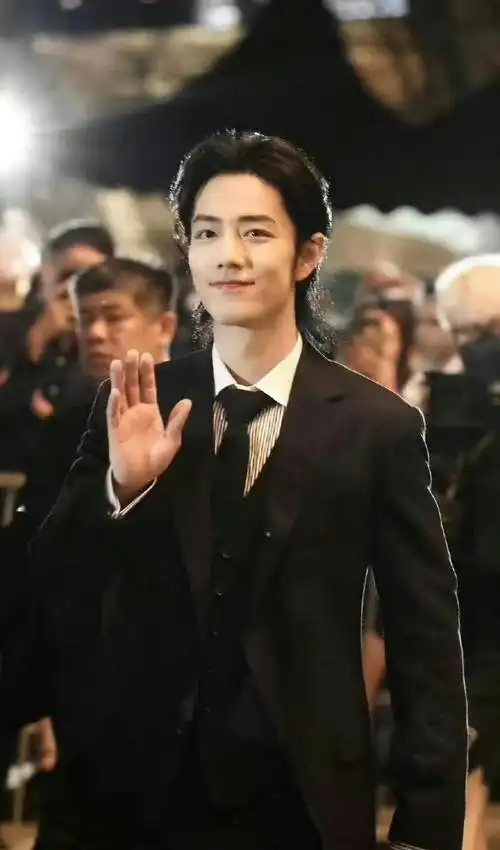 肖战熟了##肖战长发背头##冬日暖young