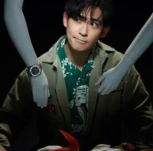 震惊!42岁周渝民不幸染上罕见病!无法与人接触,症状持续多年!|记者|言