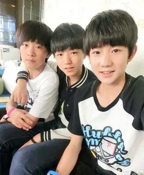 tfboys(中国内地男子演唱组合)_尚可名片