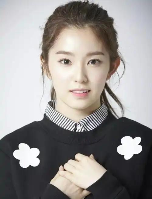 如何评价裴珠泫的长相?(多图预警!)?