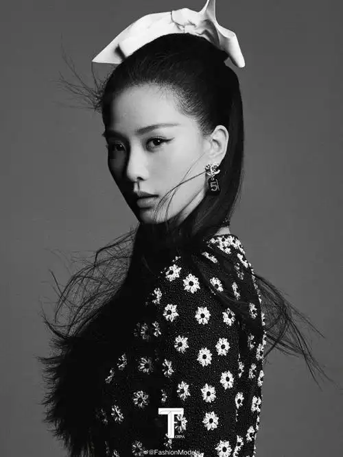 刘诗诗孔雀蓝眼妆