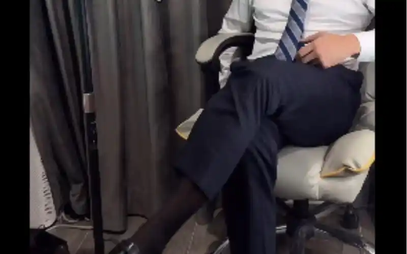 正装黑袜皮鞋丝袜大叔