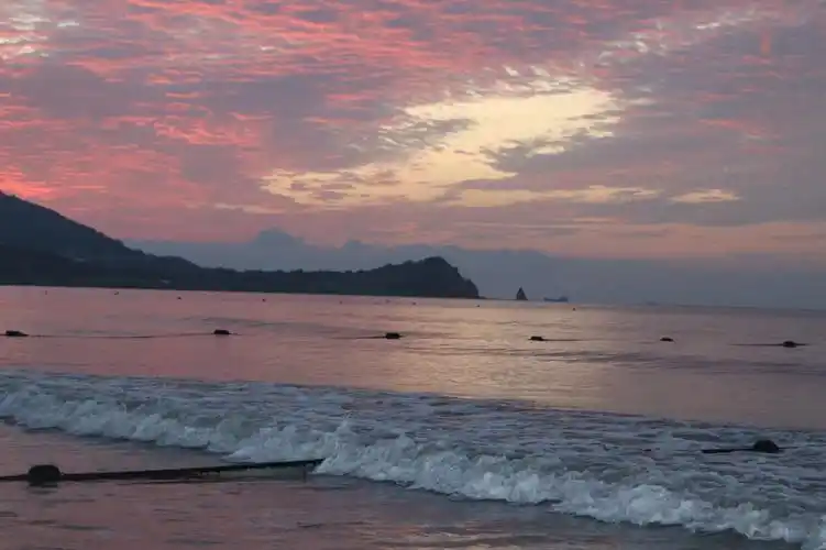 青岛石老人海水浴场