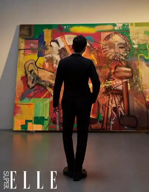 41岁周杰伦瘦回巅峰终于变帅!剃掉胡子变清爽,连背影都年轻10岁