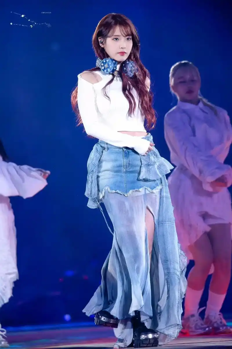 演唱会的宝宝好美,状态超棒.今天也是幸福的爱娜#iu李知恩 - 抖音