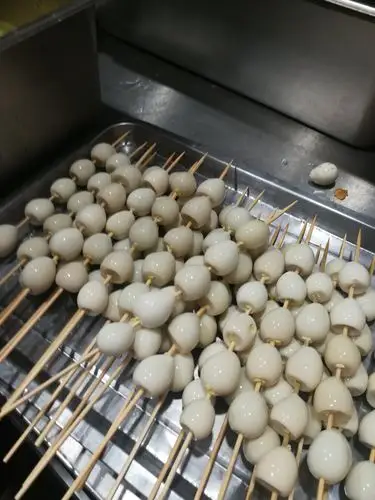炸串鹌鹑蛋品质不好发硬,建议使用自制鹌鹑蛋.