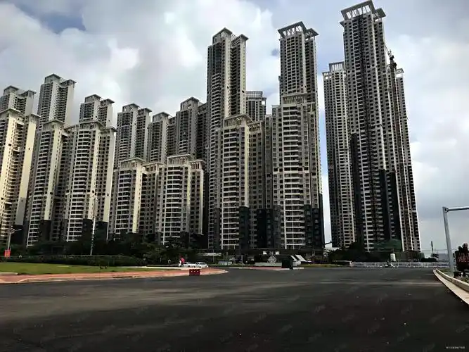 地铁口天誉城3室108平业主急售98万