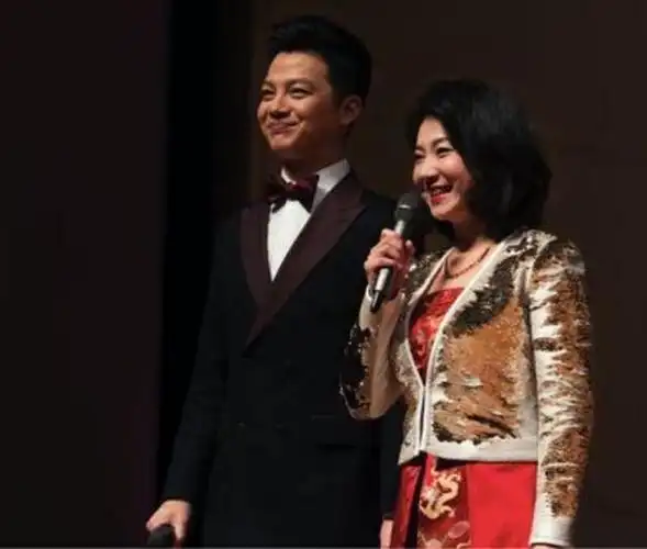 42岁央视名嘴任鲁豫娶学霸妻子低调结婚11年儿子伶俐惹人爱