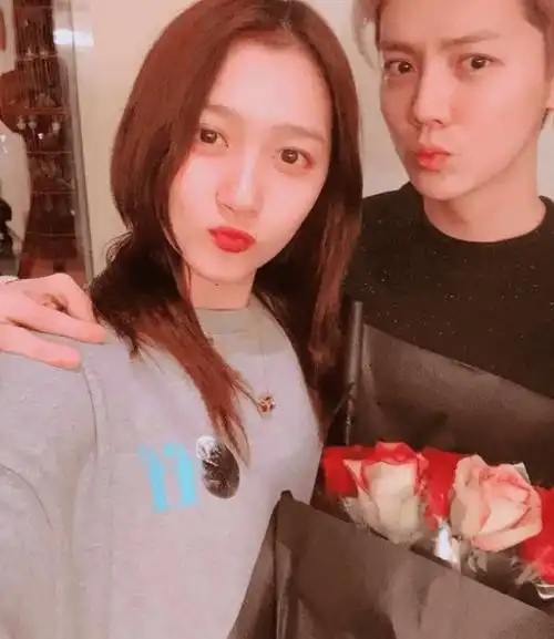 大瓜!鹿晗关晓彤未婚先孕?婚期520?知情人:我同学老婆在协和