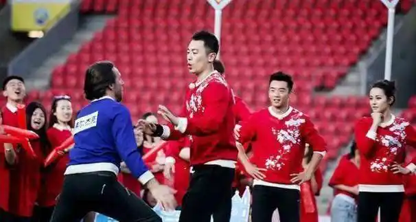 朱亚文经纪人担心其人设模糊,难以在跑男立足,朱用六个字表态_观众们