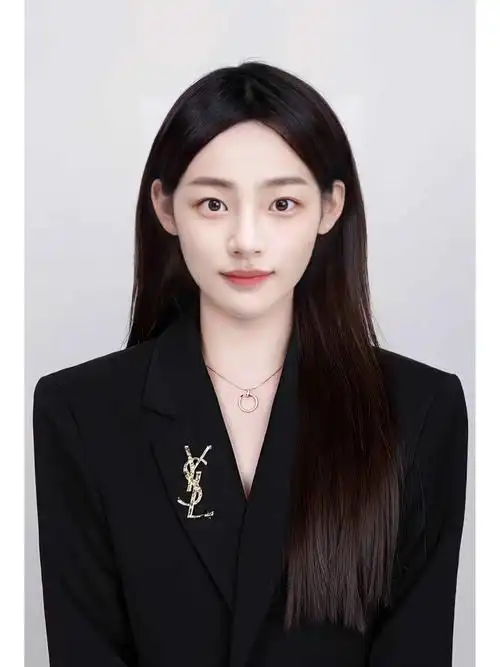 黑色西装证件照