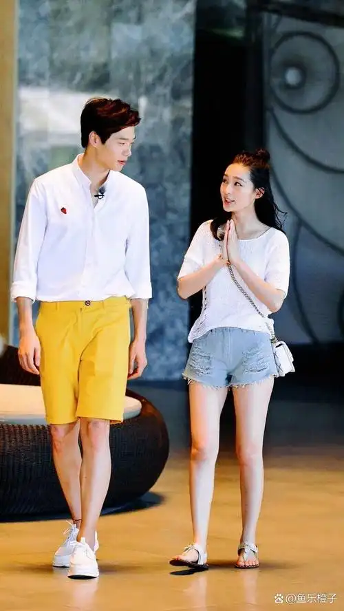 《我们相爱吧》名场面,魏大勋和李沁两人对视的眼神真拉丝啊!