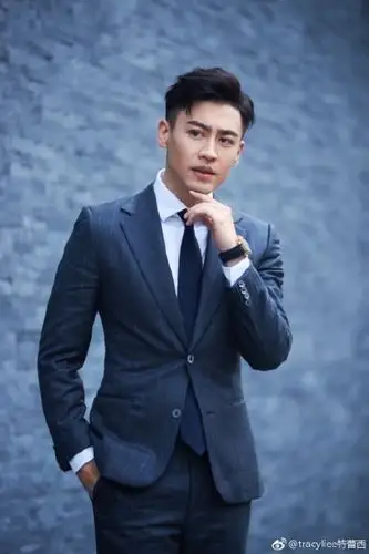 2013年,出演个人首部电视剧《神犬奇兵》 .