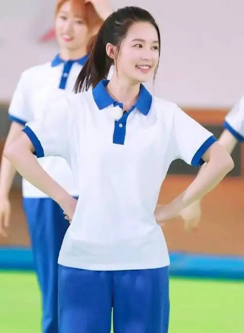 李沁清纯校服装甜美写真图片