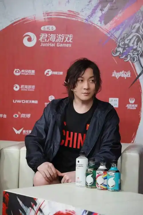 虎牙端午赛艇季:张大仙排名第三,uzi排名仅39,楚河潜力最大!