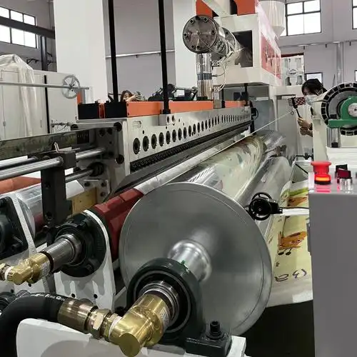 爬爬垫淋膜机 编织布淋膜机 铝膜淋膜机 珍珠棉淋漠机