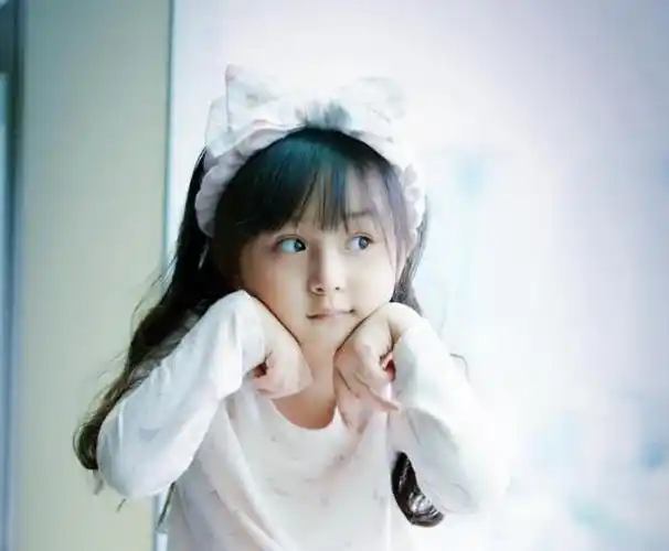 带着这样的好奇心,我查询了刘楚恬的资料,发现现在她已经12岁了,不再