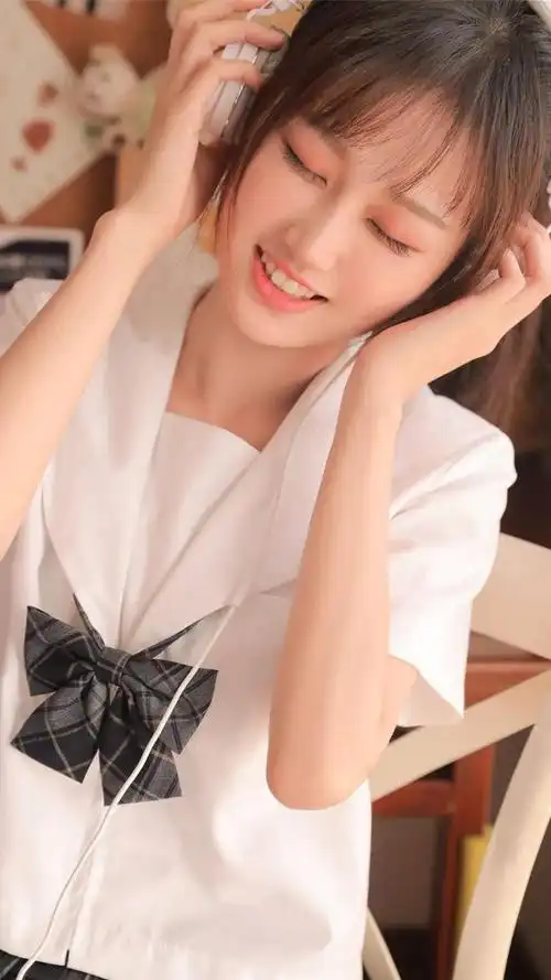 高马尾校园美女短裙制服清纯生活照