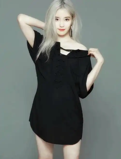 韩国女星 李知恩 的图集