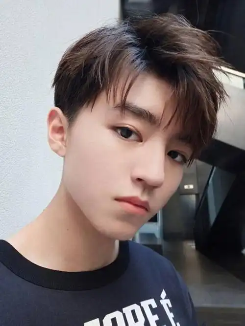 塌鼻子适合什么发型,男生进来看一看[4p]