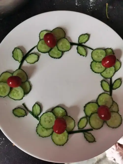樱桃黄瓜创意拼盘