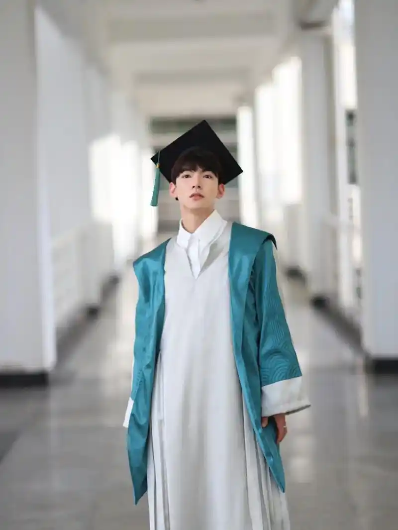 你的少年即将毕业!海南大学本科毕业学士服(毕业设计作品)#海 - 抖音