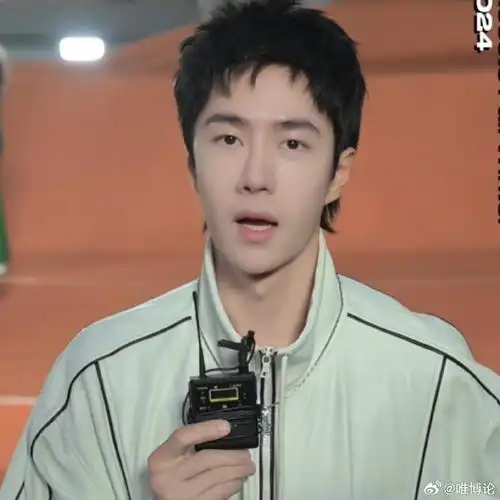 歪头的时候也嗲嗲嘚#lacoste品牌全球代言人王一博##王一博