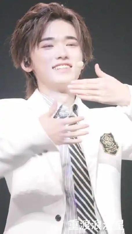 宋亚轩楼外楼演唱会