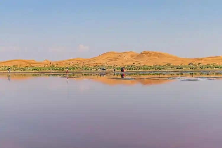 旅游记录内蒙古阿拉善盟左旗腾格里沙漠乌兰湖