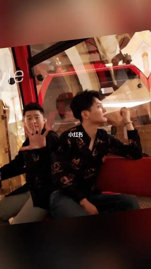 以前讨厌极了抽烟的人,后来遇到德云社,才明白什么叫爱屋及乌@小红书