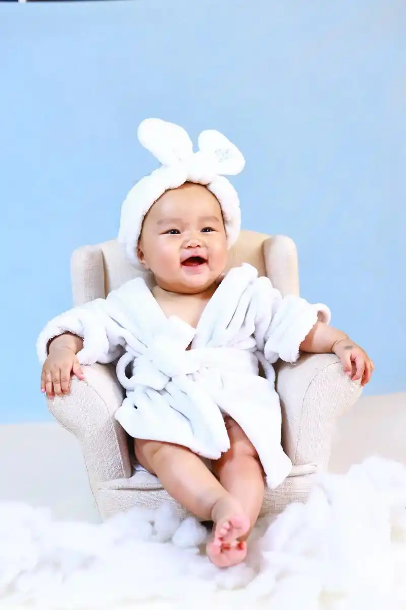 宝宝 壁纸 儿童 孩子 小孩 婴儿 1438_2158 竖版 竖屏 手机