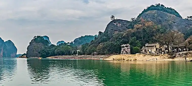 江西省鹰潭市龙虎山泸溪河流域自然景观