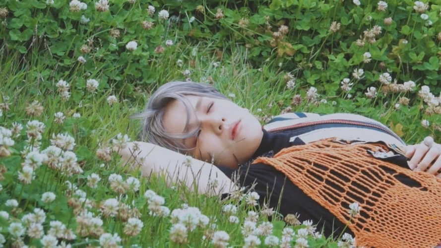 如今累成高山;深情如同梦境,站在上面,意犹未尽 //自截//边伯贤superm