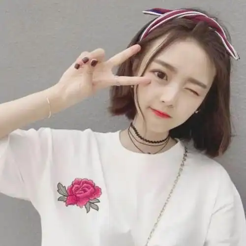 卖萌小妹剪刀手_可爱女生头像图片_扣扣居