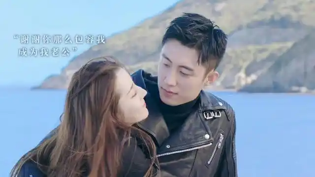 迪丽热巴黄景瑜:幸福触手可及,热带鱼留给春天的美好回忆