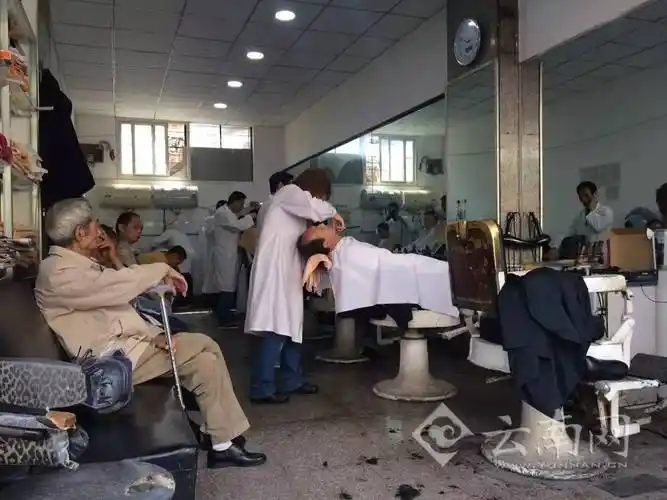 昆明传统老式理发店的"二月二"