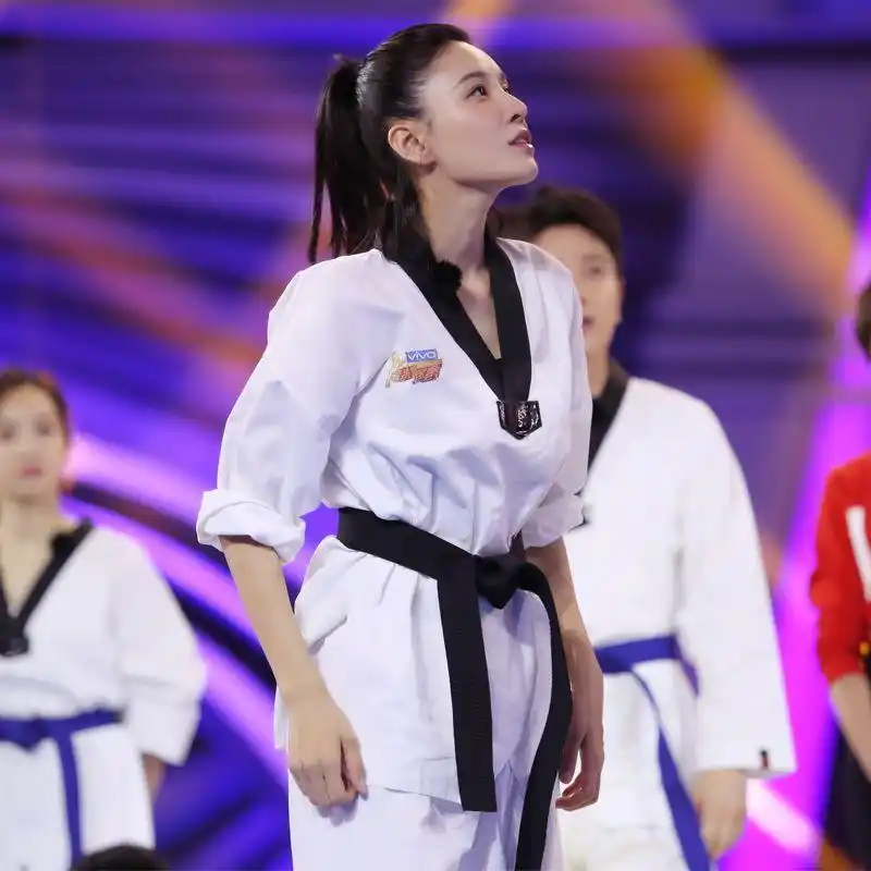 冠军明星张蓝心现场教学员打跆拳道啦快报名