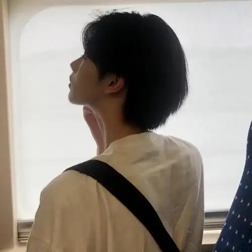 2020最火抖音帅气男生头像吸引人