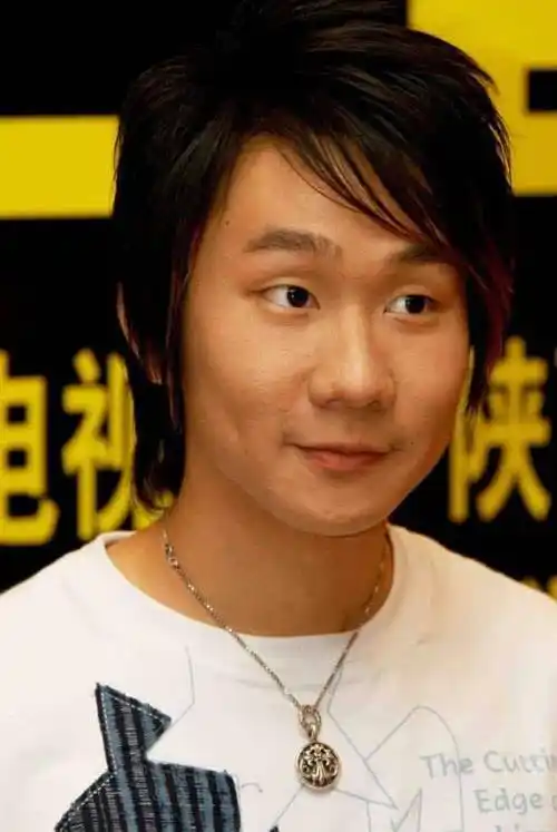 出道时跟如今的差别太大,杨洋让人沦陷,蔡徐坤的变化最大_张翰_林俊杰