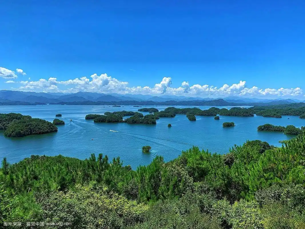 蓝天白云绿水青山