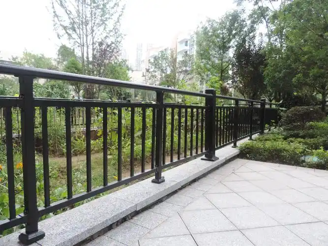 锌钢组合式栏杆有什么优点_手机搜狐网