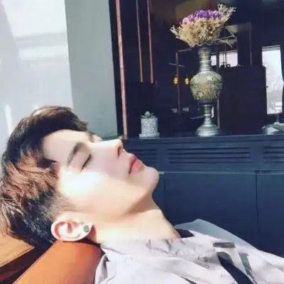 阳光少年帅气男生头像图片大全