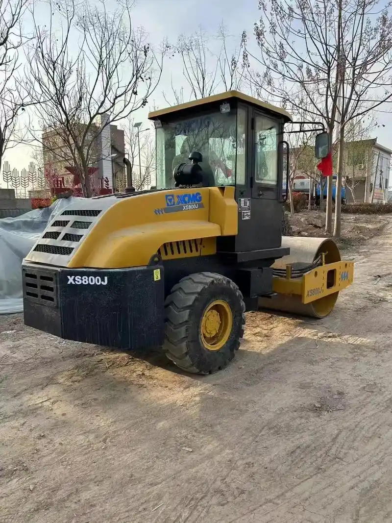 出售九成新3吨6吨二手振动压路机价格【咨询电话:135016 - 抖音