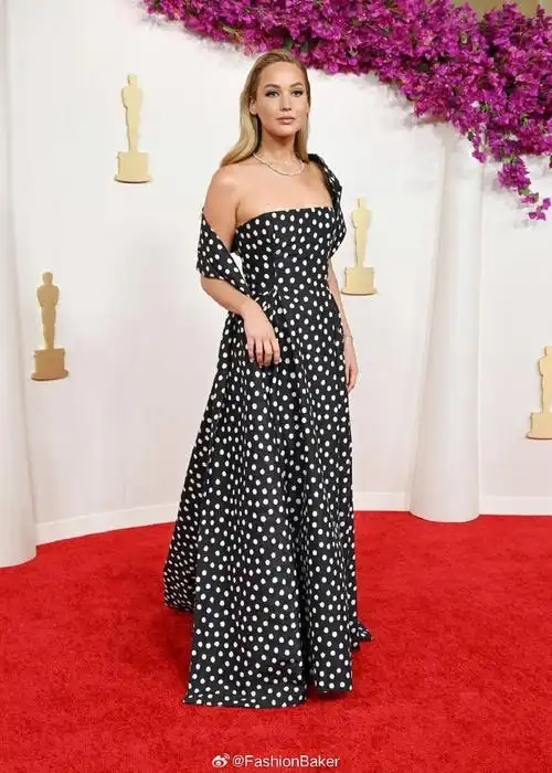 奥斯卡红毯明星造型##明星爱大牌